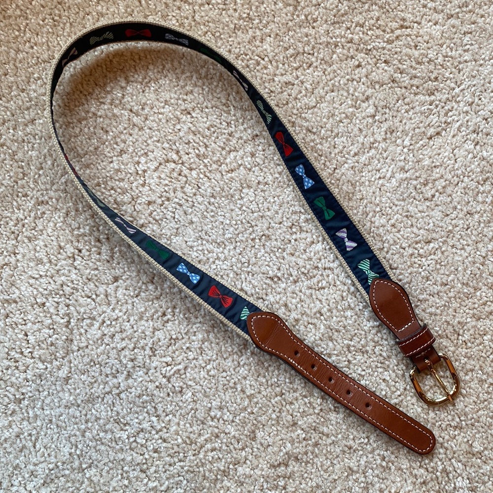 Bow tie belt